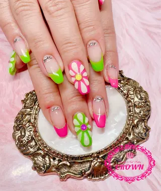 ネイル CROWN プライベートサロンのネイルデザイン