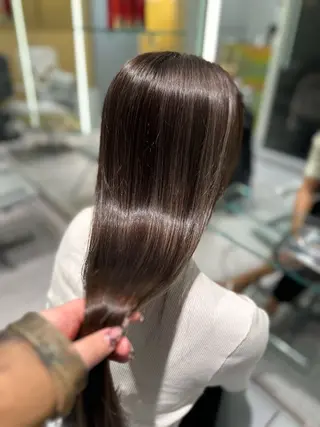 カラー unique 松原吹季のヘアスタイル