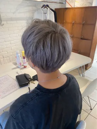 ショート カラー ⭐️ダブルカラー⭐️ ｼｭﾝ⭐️のヘアスタイル