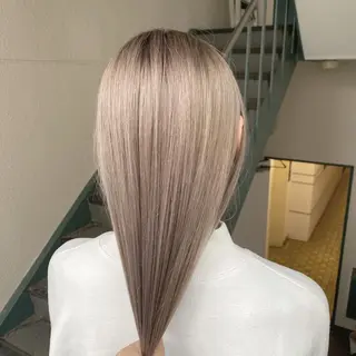 ミディアム カラー ヤクシジ レンのヘアスタイル