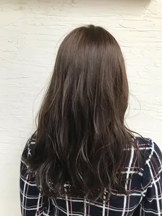 ロング カラー 牧野 なつきのヘアスタイル