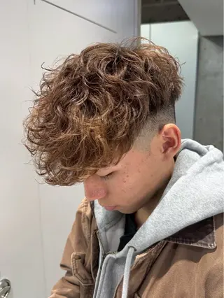 ミディアム パーマ メンズ メンズパーマ特化 TAIGAのヘアスタイル