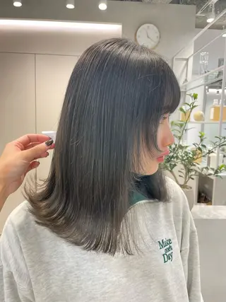 ミディアム 表参道ミディアム レイヤー山岸季生のヘアスタイル
