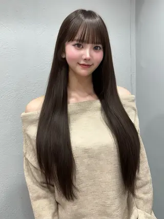 ロング カラー 𝑴𝑶𝑲𝑨渋谷 トレンド韓国ヘア🩷のヘアスタイル