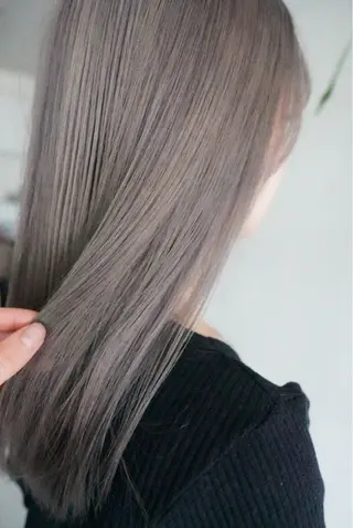 ロング カラー 💛🤍U too e’s 鎌倉🧸のヘアスタイル