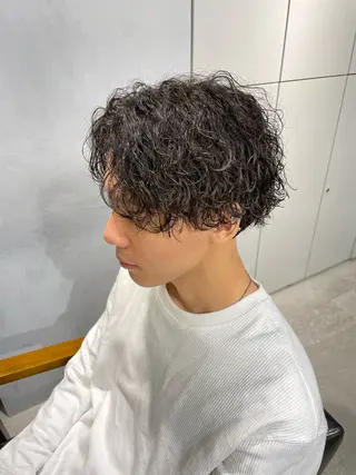 ショート パーマ メンズ マエダ リョウのヘアスタイル