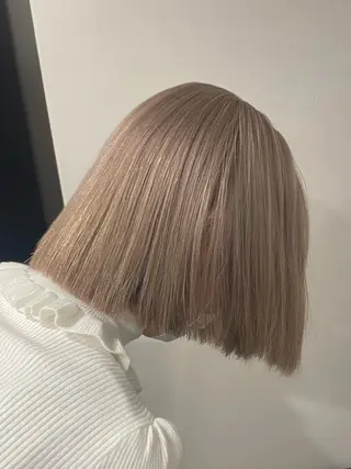 ミディアム レイヤー・ブリーチ kiyotoshiのヘアスタイル