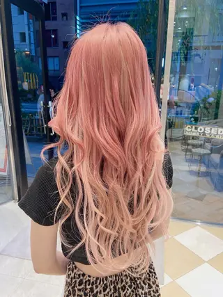 ロング 李 文のヘアスタイル