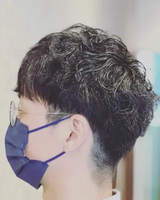 ショート パーマ メンズ カワクボ ハルキのヘアスタイル