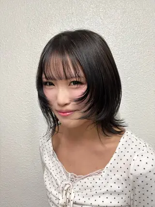 ミディアム カラー 韓国レイヤー⋆౨ৎﾟ 透カラー🩶／ユウキのヘアスタイル
