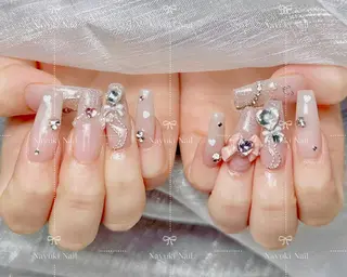 ネイル 🦋 Queenieのネイルデザイン