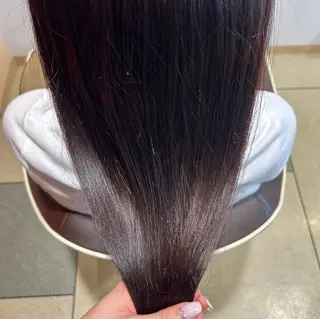 ロング カラー momb 折戸結菜のヘアスタイル