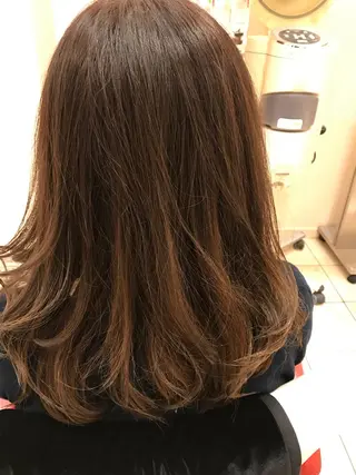 セミロング カラー 斎藤 彩香のヘアスタイル