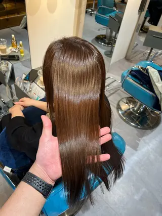 セミロング 必ず笑顔で帰っていた だきます！安田祐貴のヘアスタイル