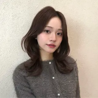 ミディアム カラー ヘアアレンジ 韓国レイヤーカット 🧸ベージュカラーのヘアスタイル