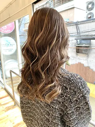 ロング 岩尾 凪のヘアスタイル