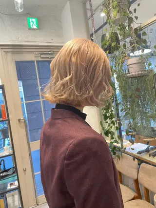 ショート カラー ミルクティー× グレージュMOMOのヘアスタイル