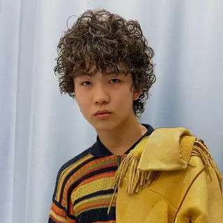 ショート パーマ ブリーチ😼 ボブ✍️レイヤーのヘアスタイル