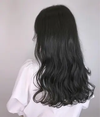 ロング カラー 手島 カミラのヘアスタイル