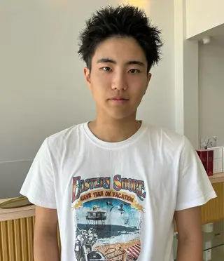 ショート パーマ メンズ 網谷 萌夏のヘアスタイル