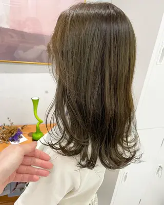 ミディアム カラー 遠藤 眞実のヘアスタイル