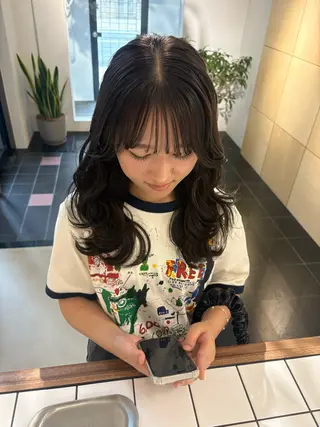 ミディアム カラー Yui⭐️ 透け感カラーのヘアスタイル