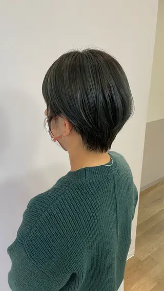ショート カラー ayano / 透明感・くすみカラーのヘアスタイル