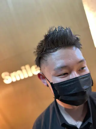 ショート メンズ フェードとパーマ特化 小池 魔裟斗のヘアスタイル
