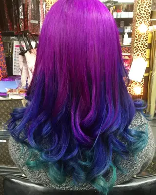 セミロング カラー 今泉 周のヘアスタイル
