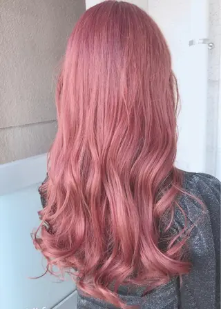 ロング カラー 岩谷/ブリーチ 🪽透明感カラーのヘアスタイル