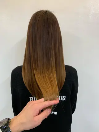 セミロング カラー トップ スタイリストのヘアスタイル