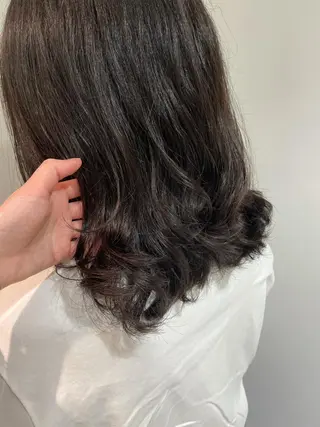 ミディアム パーマ 太田ありさ クリーミーヘアカラーのヘアスタイル