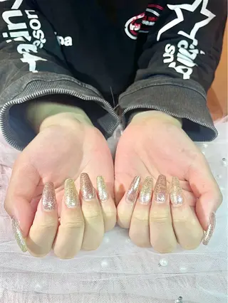 ネイル Jr.ネイリスト🤍 【Alissa】新栄のネイルデザイン