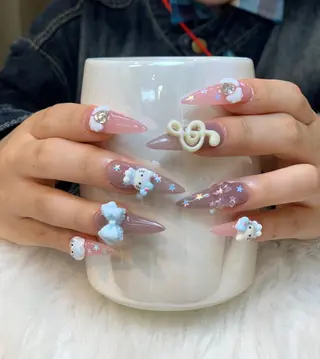 ネイル T.Lee Nail Lilyのネイルデザイン