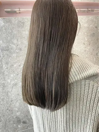ロング カラー 山下 千明のヘアスタイル