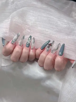 ネイル Lee Nailsのネイルデザイン