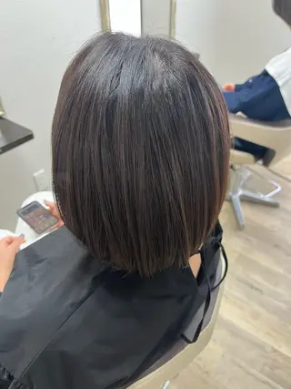 ショート カラー 茅根 紗加のヘアスタイル