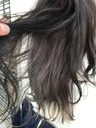 ミディアム カラー ケアブリーチ 坪井佑樹のヘアスタイル