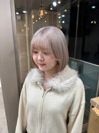 ミディアム カラー ハイトーンレイヤー 顔まわりSOTAのヘアスタイル