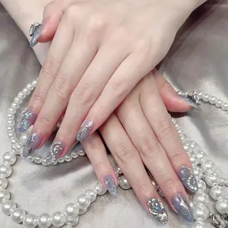 ネイル RAFFINE haru🦋🩵のネイルデザイン