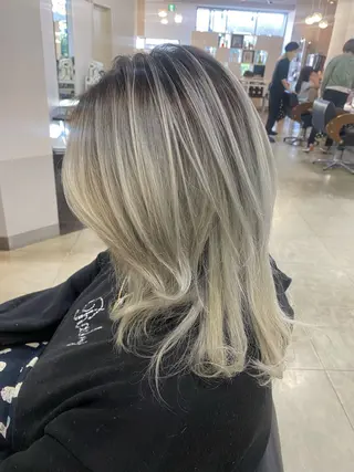 ミディアム カラー ヘアアレンジ 烏山 達也のヘアスタイル