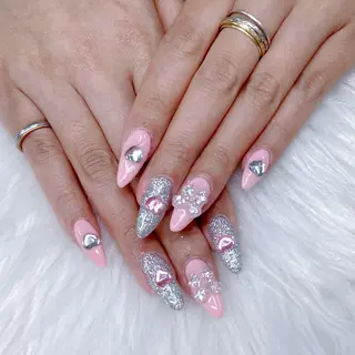 ネイル パーツ全部¥110 サロンミミのネイルデザイン