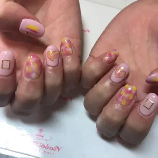 ネイル ネイルリボン 受付スタッフのネイルデザイン