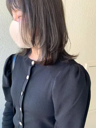 ミディアム カラー yoke 《ヨーク》のヘアスタイル