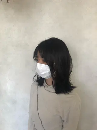 ミディアム カラー 大久保 遥日のヘアスタイル