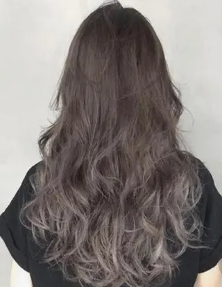 セミロング カラー ヘアアレンジ ケア剤オタク×海外 ヘア長谷川裕起のヘアスタイル
