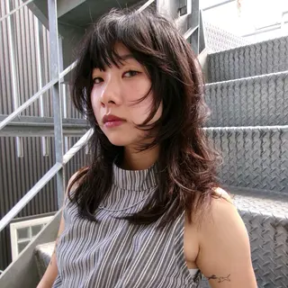 セミロング ハッシュカット🎀 レイヤーカットのヘアスタイル