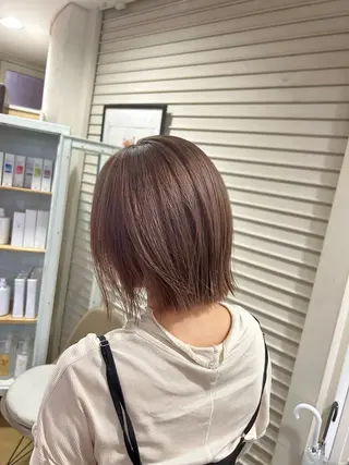 ミディアム 透明感カラー NAN AMI グレージュのヘアスタイル