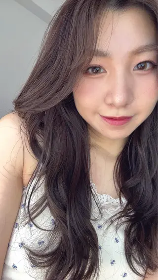 セミロング Ryo ／透明感カラーのヘアスタイル