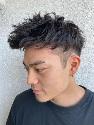 ショート パーマ メンズ 内村 純也のヘアスタイル
